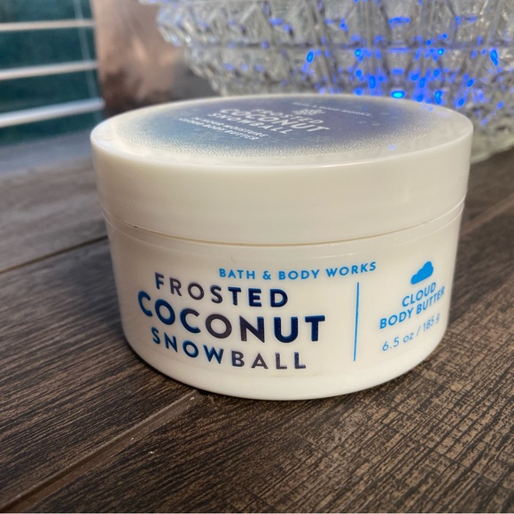 Bath & Body Works Frosted Coconut Snowball Cloud Body Butter - Picture 8 of 10